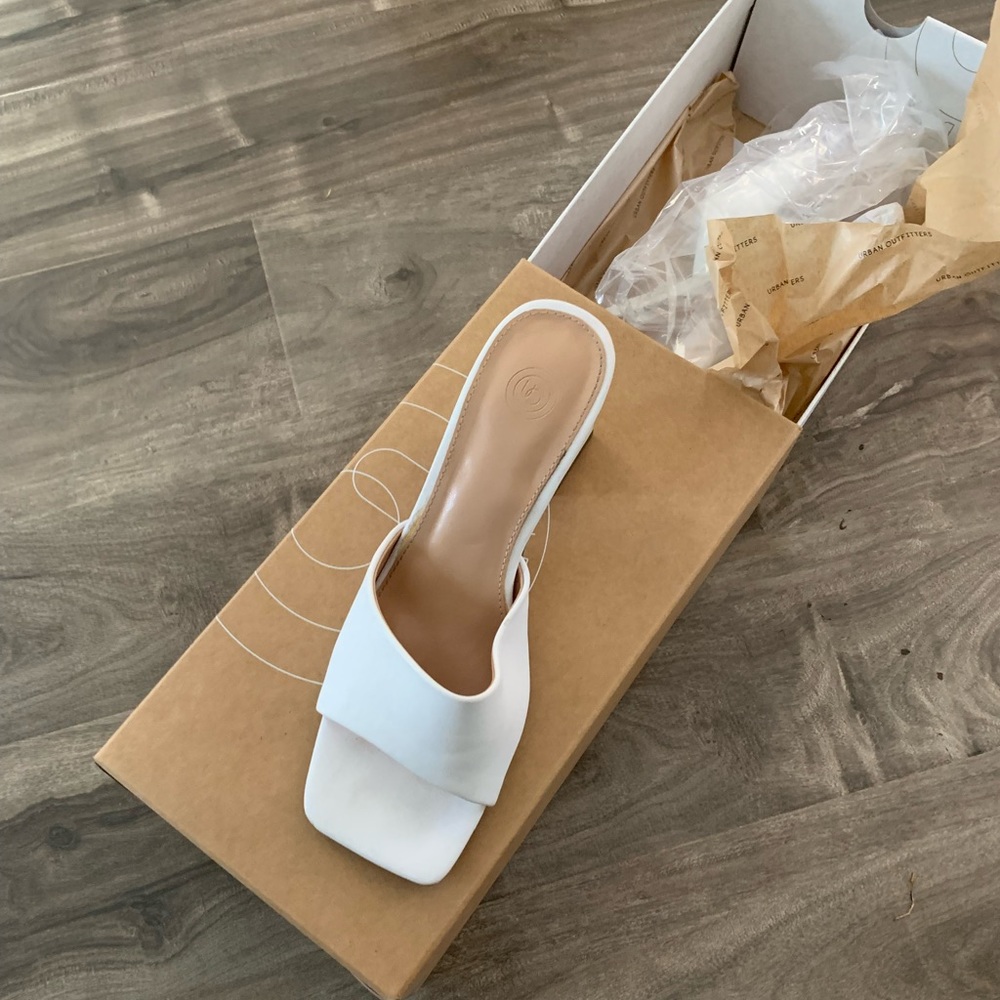 White mule block heel - urban outfitters
